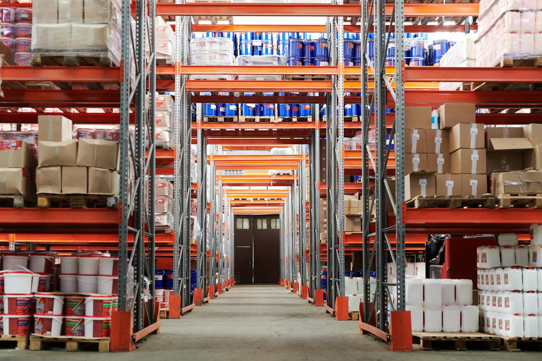 Freight rates carrier negotiation strategies for cost optimi